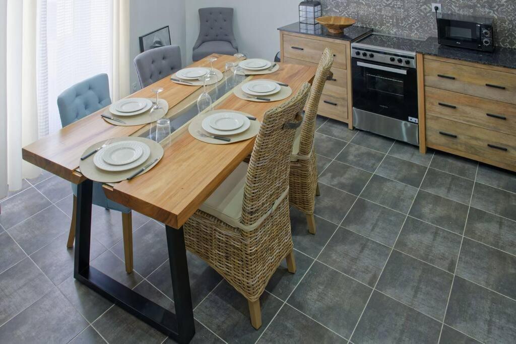 La Thoresienne Thoree-les-Pins Екстер'єр фото